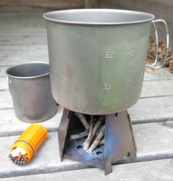 vargo_titanium_folding_wood_stove_ultralight_quart_cup