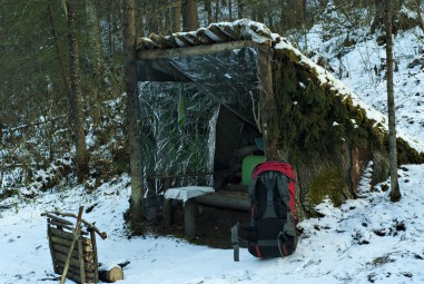bushcraft shelter