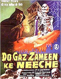 Do Gaz Zameen Ke Neeche (AKA Two Yards Under the Ground) (1972)