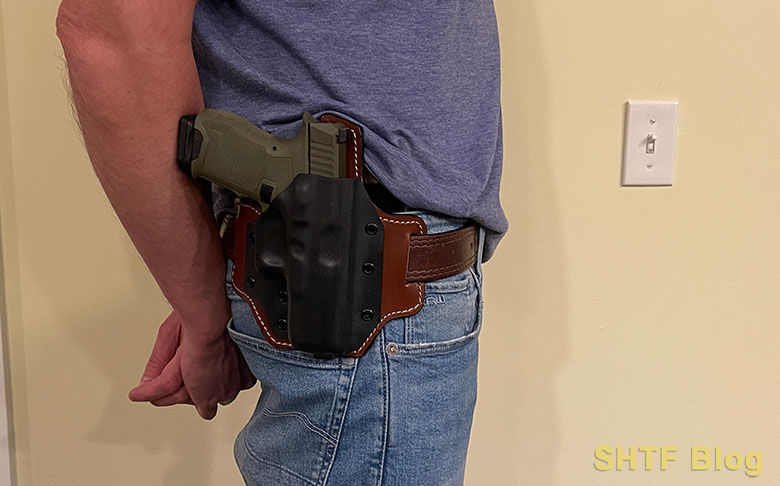PSA Dagger in a Glock 19 holster - it fits
